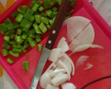 Foto del paso 2 de la receta: Tortitas de pollo con nopales en salsa verde