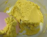 Foto langkah ke 2 dari resep Rosella Thumbprint Cookies.