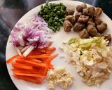 A picture of step 1 of Veg Soya Chowmin.