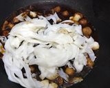 Gambar langkah 4 resipi Koeyteow Goreng Basah Sempoi.