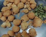 A picture of step 4 of Mongra & Pumpkin seeds curry.