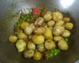 নতুন আলুর দম (Aloor dum recipe in Bengali) রেসিপির ধাপ 2 ছবি