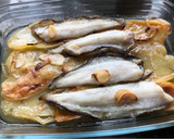 Foto del paso 5 de la receta: Lenguadina con patata panadera
