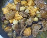 A picture of step 3 of Vegetarian Bún Huế.