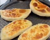 A picture of step 4 of Fried Chives Pockets.