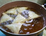 A picture of step 5 of Mayo chicken crunchy samosa.