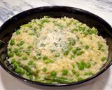 A picture of step 7 of Asparagus and peas risotto.