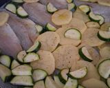 Foto del passaggio 7 della ricetta Branzino al Limone con Patate e Zucchine 🍋🥒