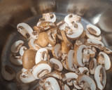 Foto del paso 1 de la receta: Macarrones con salsa de champiñones