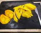 A picture of step 9 of No bake Mango Cheese Cake.