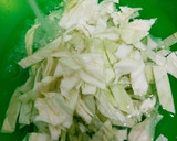 Foto del paso 2 de la receta: Alubias negras de Tolosa con sacramentos y col
