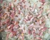Foto del paso 3 de la receta: Garbanzos con bacon y cebolla