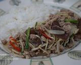 รูปขั้นตอนการทำที่ 3 ของ ข้าวราดหมูสับผัดขิง