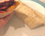 A picture of step 3 of Chicken beetroot wraps.