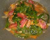Foto langkah ke 5 dari resep Tumis Kangkung Saus Spagheti.