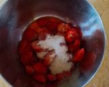 Tejszínes eperhabos kivis kocka recept fázis 3 fotója