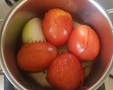 Foto del paso 1 de la receta: Salsa de jitomate sin chile
