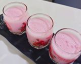 A picture of step 3 of Rose Lassi.