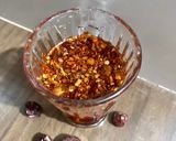 A picture of step 4 of Chilli oil.