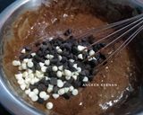 Foto langkah ke 3 dari resep Muffin Coklat Moist.