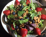 A picture of step 4 of Multicolored Salad Dressed with Cranberries Vinaigrette.