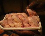 A picture of step 1 of Baroskitchen tasty chicken wings.