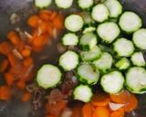 Foto langkah ke 3 dari resep Sayur Bening (Oyong Wortel & Soun Vermicelli).