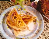 A picture of step 4 of Gur ki Roti (jaggery stuffed paratha) 😋 sweet paratha 😋.