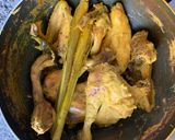 Foto langkah ke 2 dari resep Ayam Goreng Bumbu Kuning.