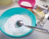 Morzsás szilvás pite habkönnyű tésztával recept fázis 2 fotója