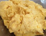 Hình bước làm 2 của món Cookie trứng muối
