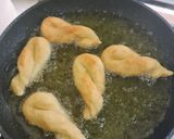 Foto langkah ke 3 dari resep Kue Untir (Pilin Gula) - No Knead, No Egg.