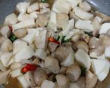 Foto langkah ke 5 dari resep Tumis jamur putih telor.