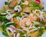 Hình bước làm 5 của món Bánh canh tôm, mực và chả cá