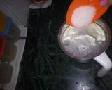 A picture of step 1 of Punjabi Strawberry Lassi.