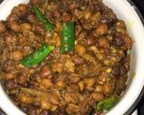 A picture of step 4 of Masala chanye.