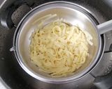 Foto del paso 4 de la receta: Noodles con Gambones