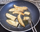 Foto del paso 8 de la receta: Hojaldre sin gluten con morcilla de arroz y huevas a la plancha