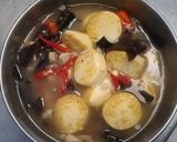 Foto langkah ke 6 dari resep Sapo Jamur Ayam.