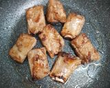รูปขั้นตอนการทำที่ 2 ของ Spaghetti Pork Ribs Tomato Sauce