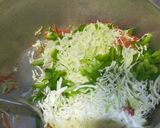 A picture of step 3 of Spring roll.