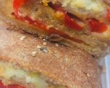 Foto del paso 10 de la receta: PAN INTEGRAL RELLENO DE AJÍ Morrón Y QUESO 🫑🧀🌶🧀