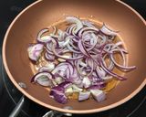 Foto del paso 1 de la receta Pollo al curry con leche de coco 🥥 y jengibre
