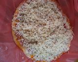 Foto langkah ke 3 dari resep Pizza sosis simple enak mantap.