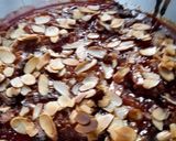 A picture of step 6 of Plum clafoutis with almond flour.