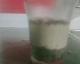 A picture of step 3 of Oreo shots.