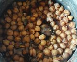 A picture of step 1 of Chole masala.