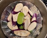 A picture of step 2 of Spicy Kare-Kare.
