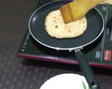 A picture of step 3 of Malai paratha sindhi koki.