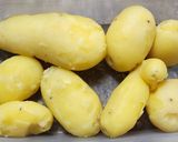Foto del paso 2 de la receta: 🥔🧀 Llapingachos 🧀 Tortillitas de papa rellenas de queso, a la sartén 🧀🥔